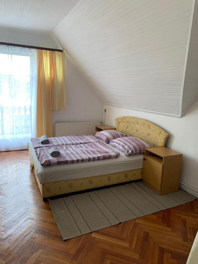 Kriszta Apartmanhaz Lejlighed Balatonlelle Eksteriør billede