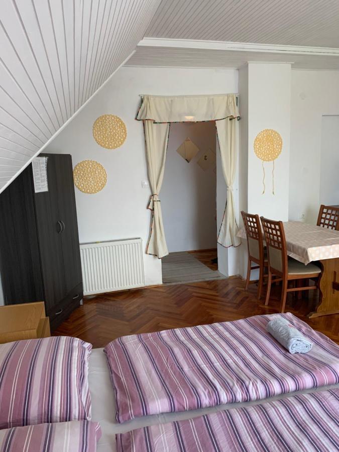 Kriszta Apartmanhaz Lejlighed Balatonlelle Eksteriør billede