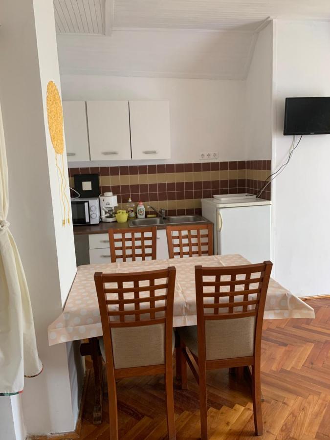 Kriszta Apartmanhaz Lejlighed Balatonlelle Eksteriør billede