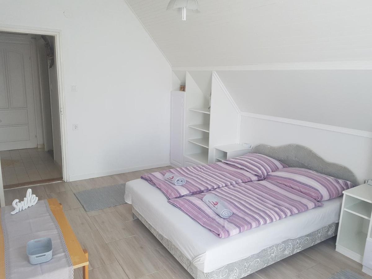 Kriszta Apartmanhaz Lejlighed Balatonlelle Eksteriør billede