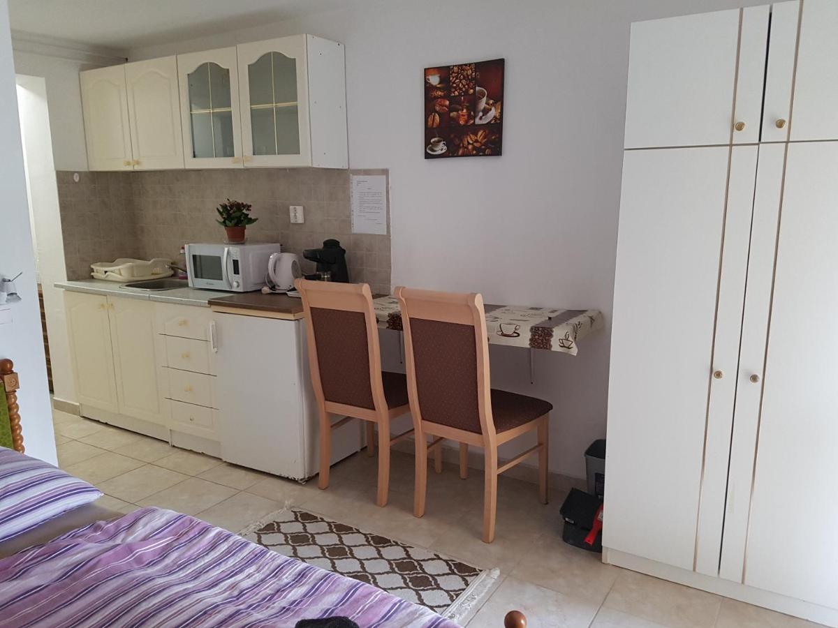 Kriszta Apartmanhaz Lejlighed Balatonlelle Eksteriør billede