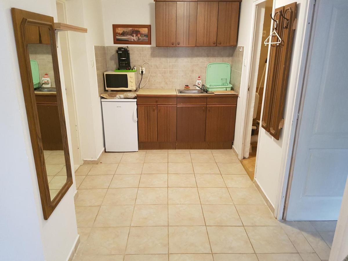 Kriszta Apartmanhaz Lejlighed Balatonlelle Eksteriør billede